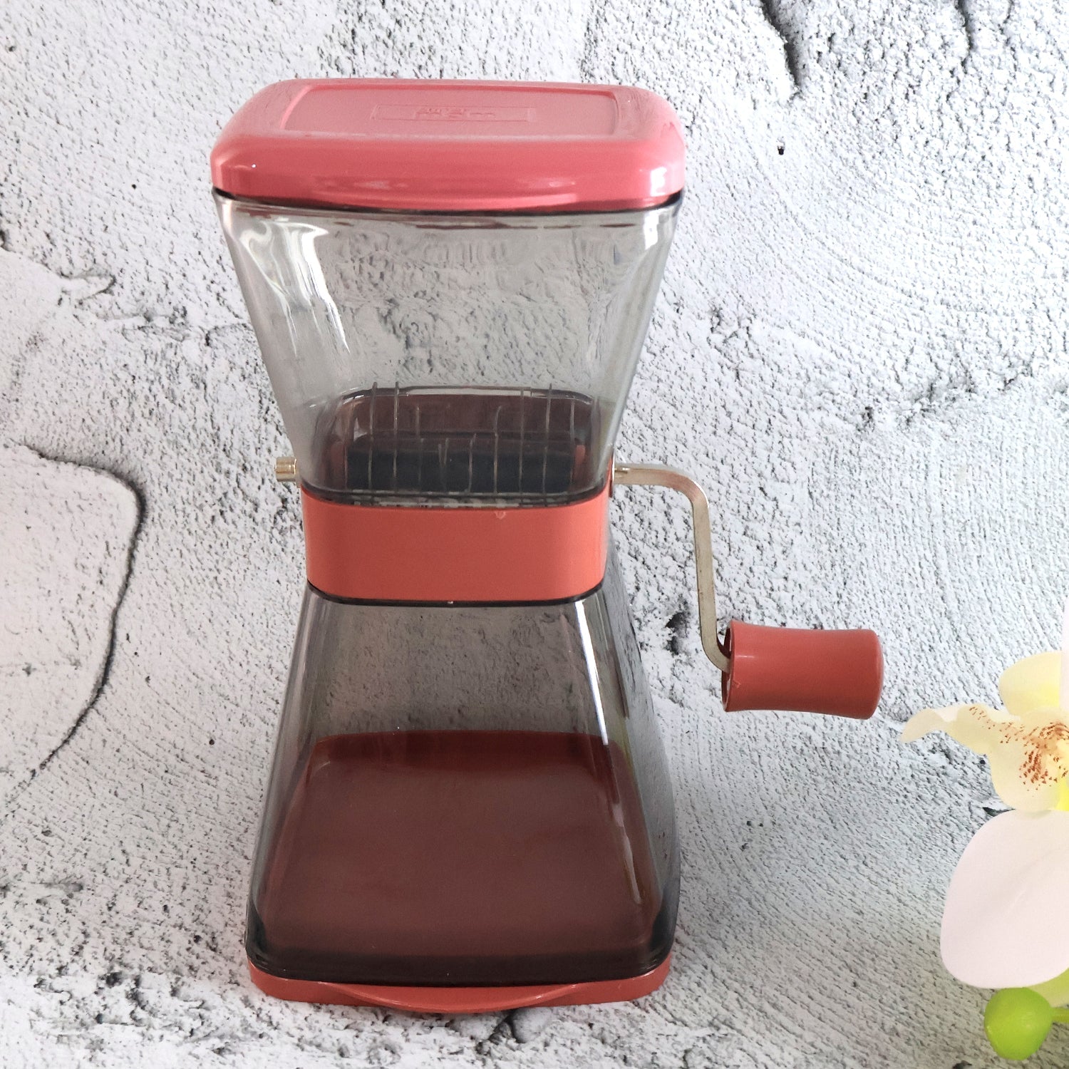 Supermom Manual Cutter With Blades And Locking Lid (1 Pc) Wukusy