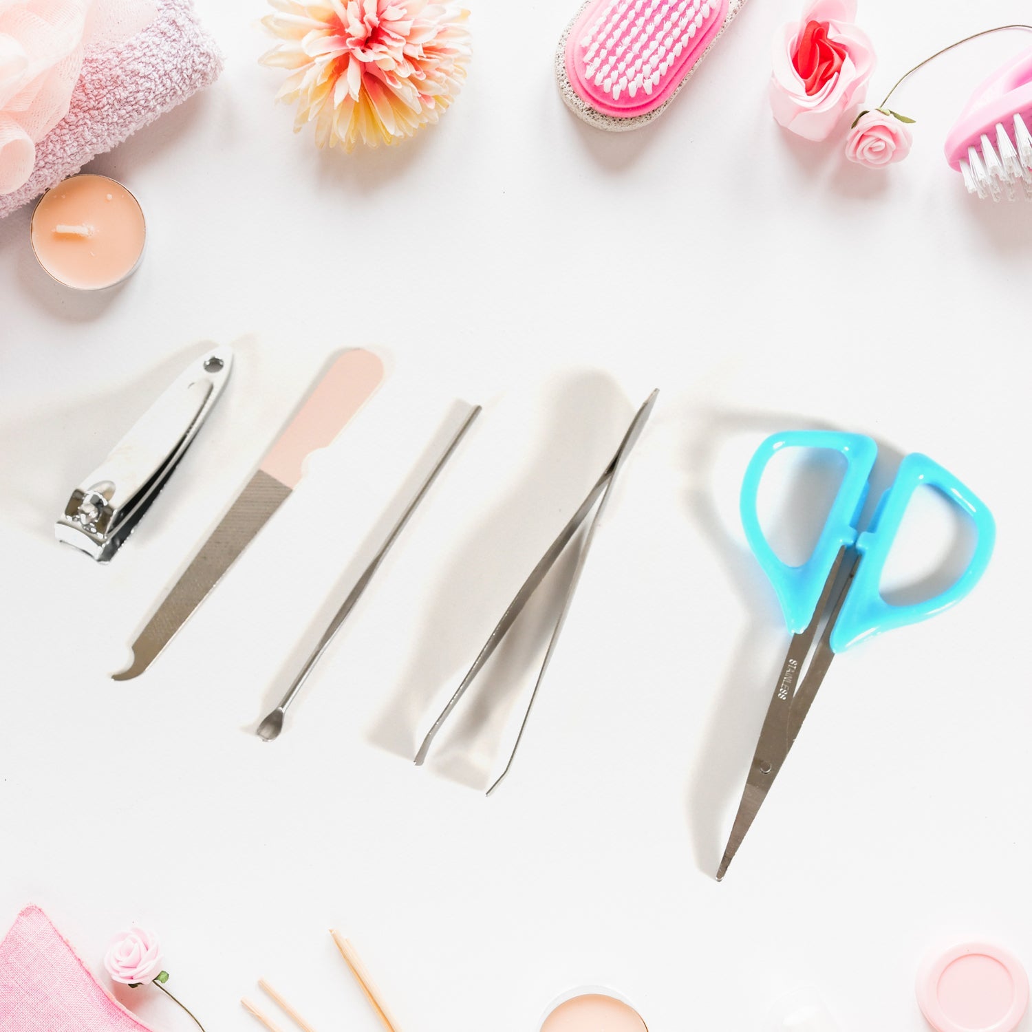 12605 5 In 1 Stainless Steel Professional Manicure Set Nail Cutter For Women Nail Scissors Luxury Grooming Kit. Wukusy