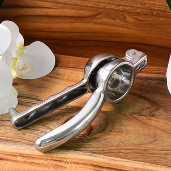 Supermom Aluminum Lemon Squeezer (1 Pc) Wukusy