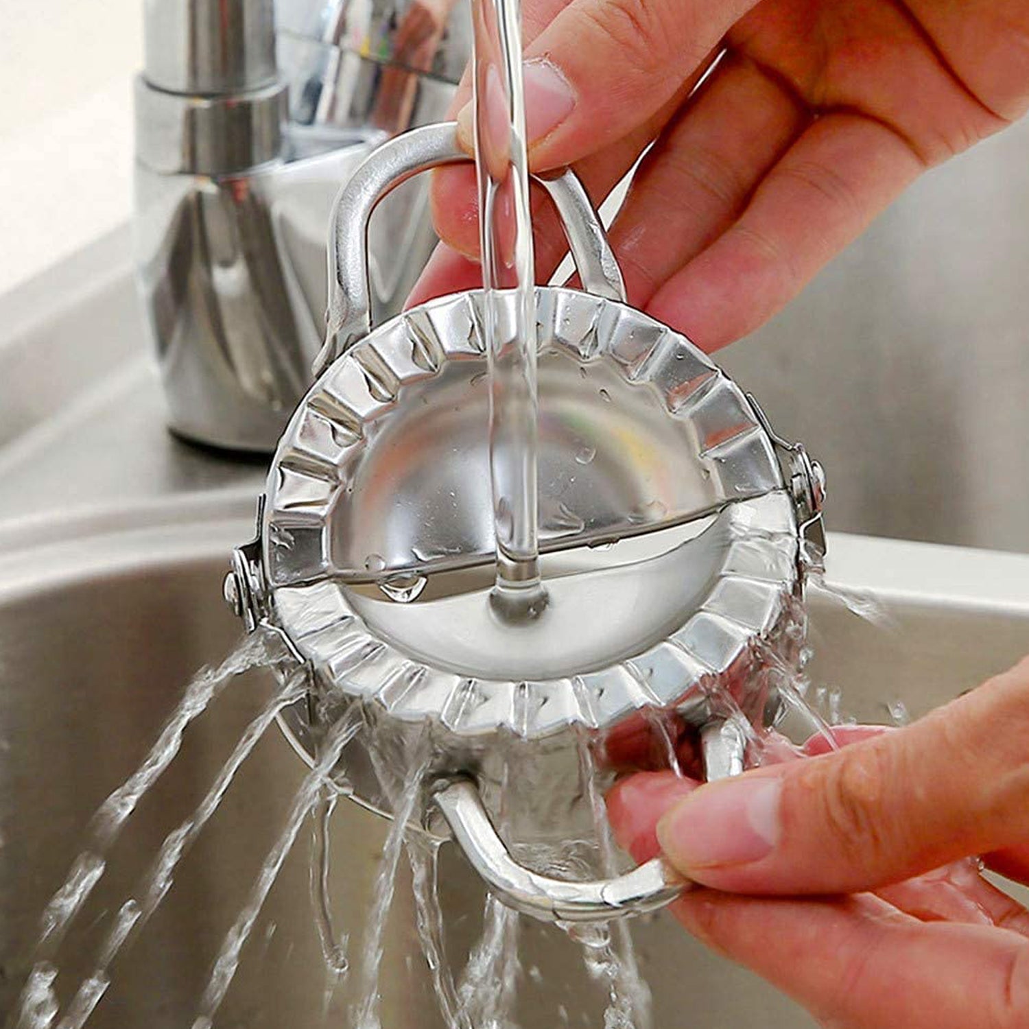 2219 Stainless Steel Dumpling Maker Dough Cutter Pie Mold Tool. Wukusy