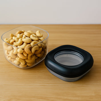 Supermom Plastic Twist  Lock Storage Container Set (500ml  2 Pc ) Wukusy