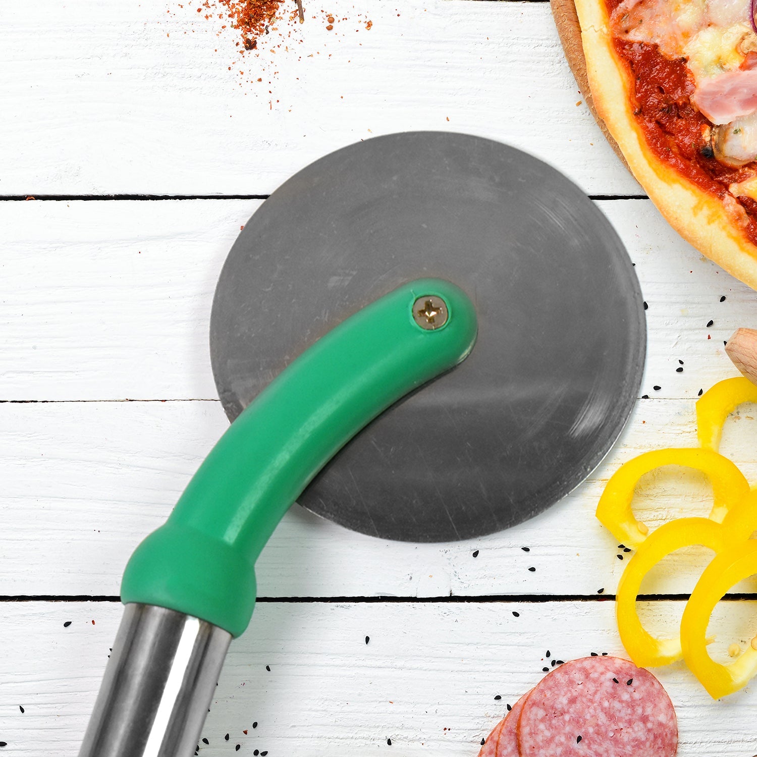Kitchen Stainless Steel Wheel Pizza Cutter (1 Pc) Wukusy