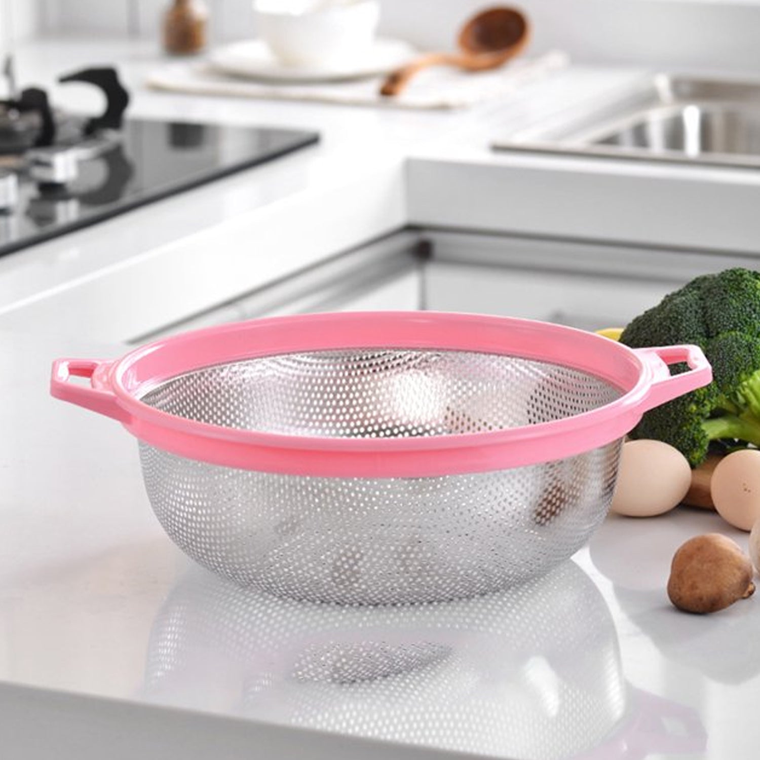7147 Big Stainless Steel Colander With Handle Large Metal Mesh Basket Strainer For Pasta Spaghetti Berry Veggies Fruits  Kitchen Food Colander Dishwasher Safe (1 Pc ) Wukusy
