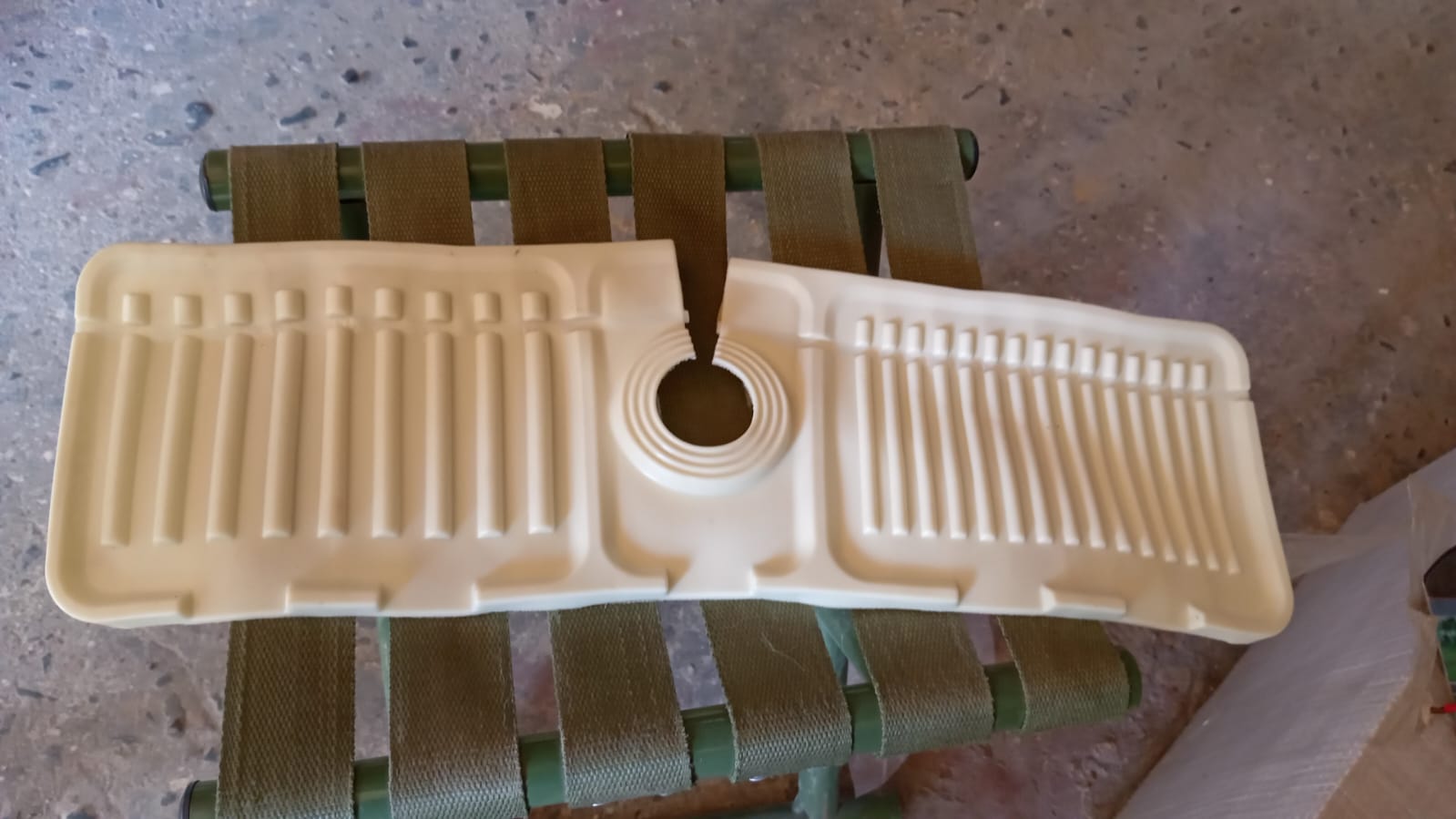 4914 Silicone Sink Faucet Pad Drip Protector Splash Countertop Rubber Drying Mat Sink Splash Guard For Kitchen Bathroom Bar. Wukusy