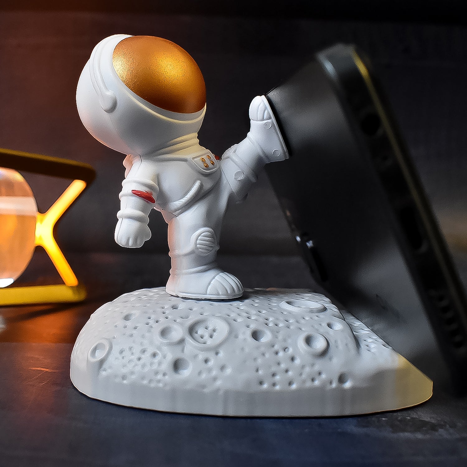Mobile Holder Astronaut Phone Stand Planet Creative Fun 3d Design (1 Pc) Wukusy