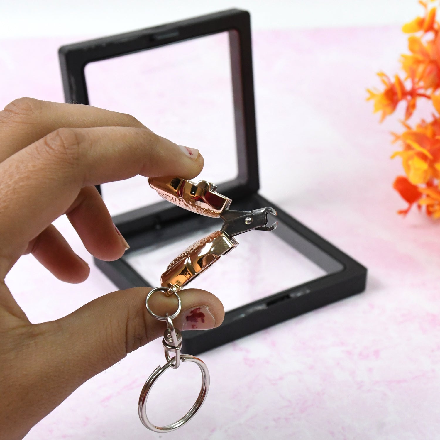 Nail Clipper Keychain With 3d Floating Frame Display Case (1 Set) Wukusy