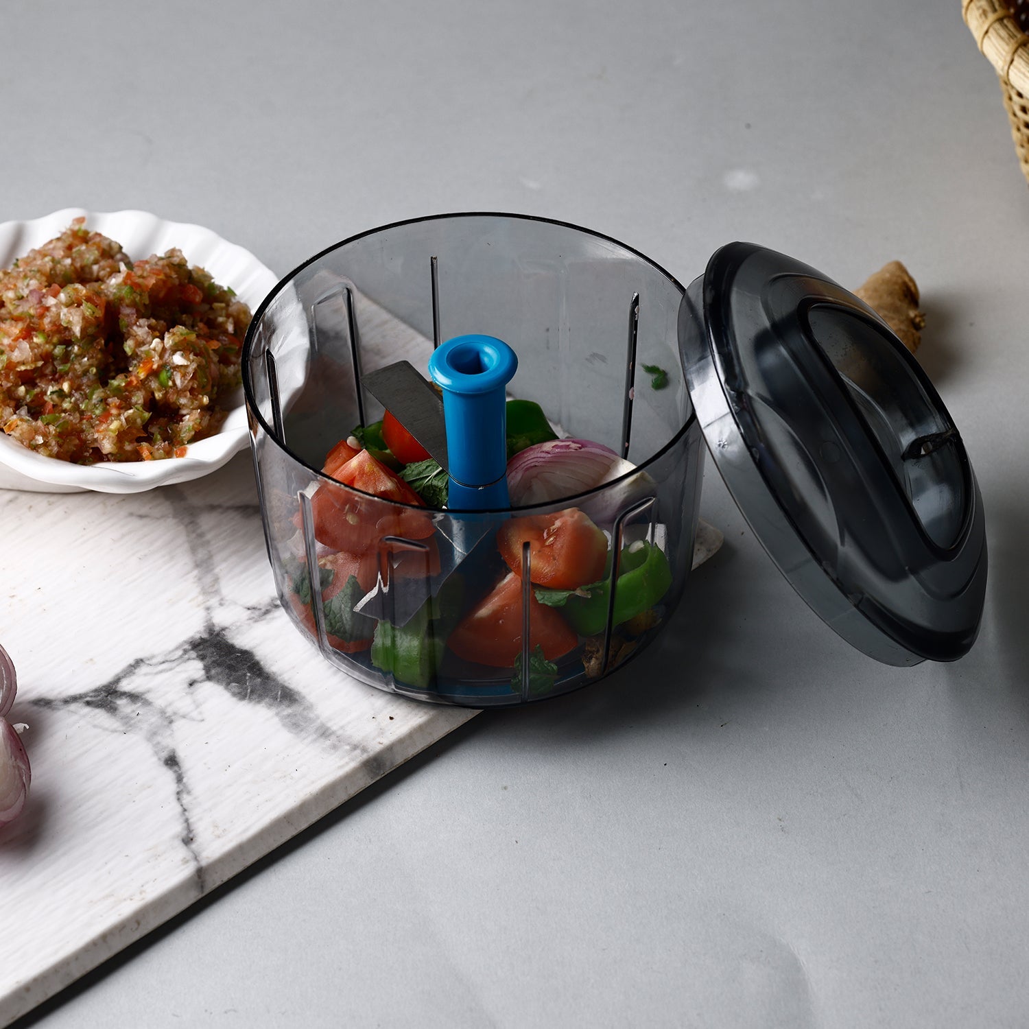 8140 Ganesh Bingo Lock-unlock Push Chopper ( 725ml ) Wukusy