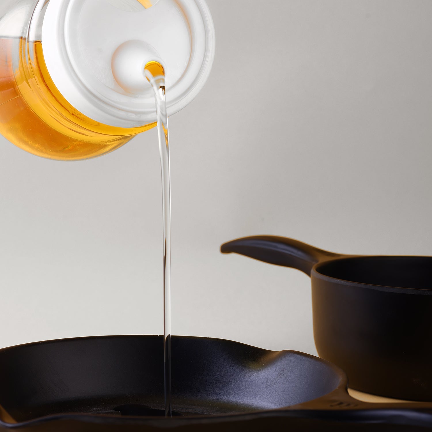 8129 Oil Dispenser Stainless Steel With Small Nozzle 1000ml Wukusy