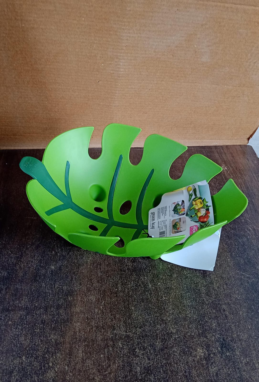 Leaf-shaped Plastic Fruit Basket (1 Pc) Wukusy