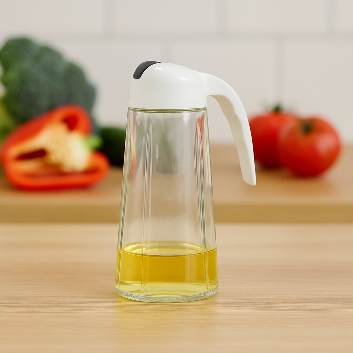 Kitchen Glass Oil Bottle Dispenser Automatic Opening Closing Home Bottles For Oil And Vinegar Honey Olive Oil Container (630ml) Wukusy