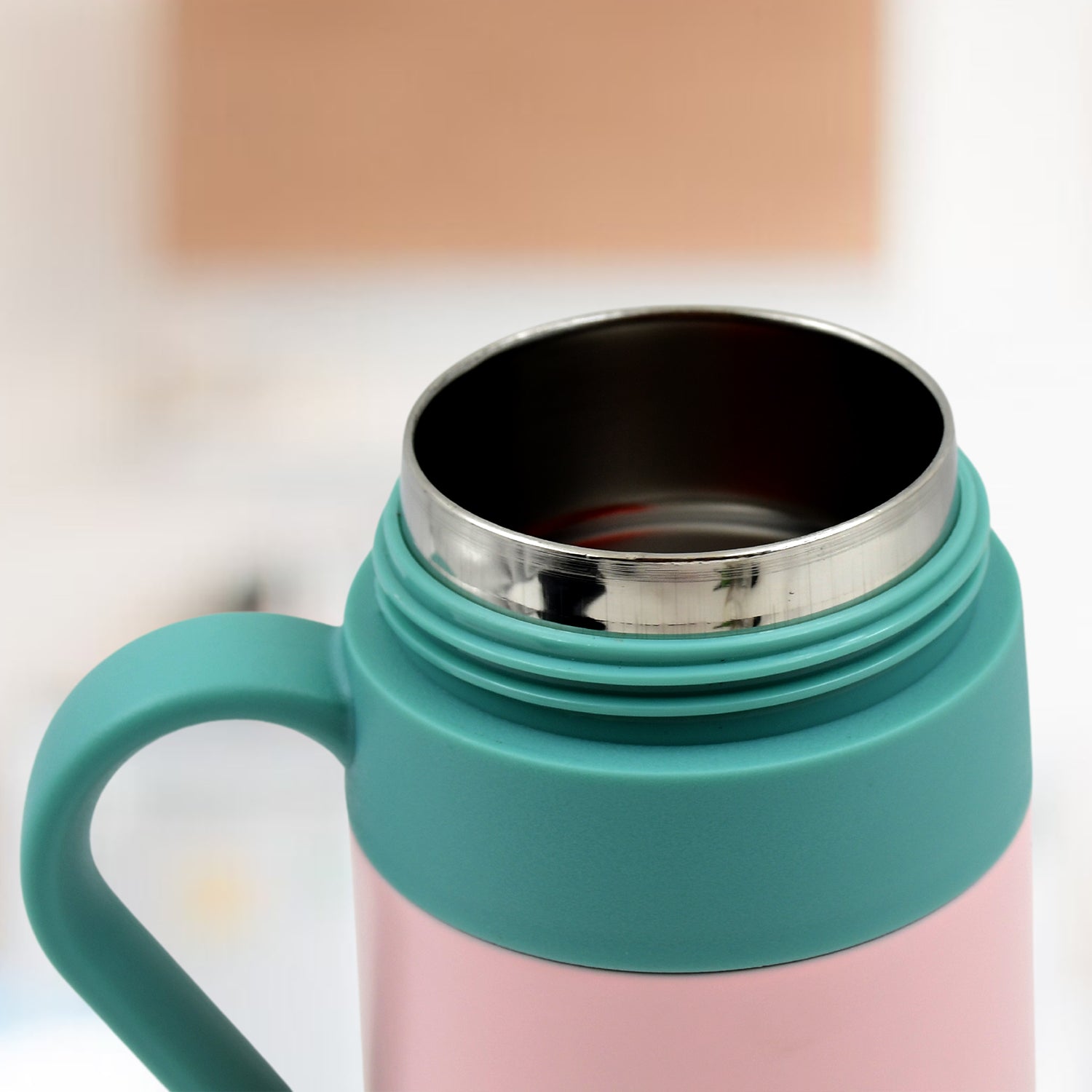 Smart Vacuum Insulated Water Bottle With Led Temperature Display  Gift Color Box (600 Ml Approx) Wukusy