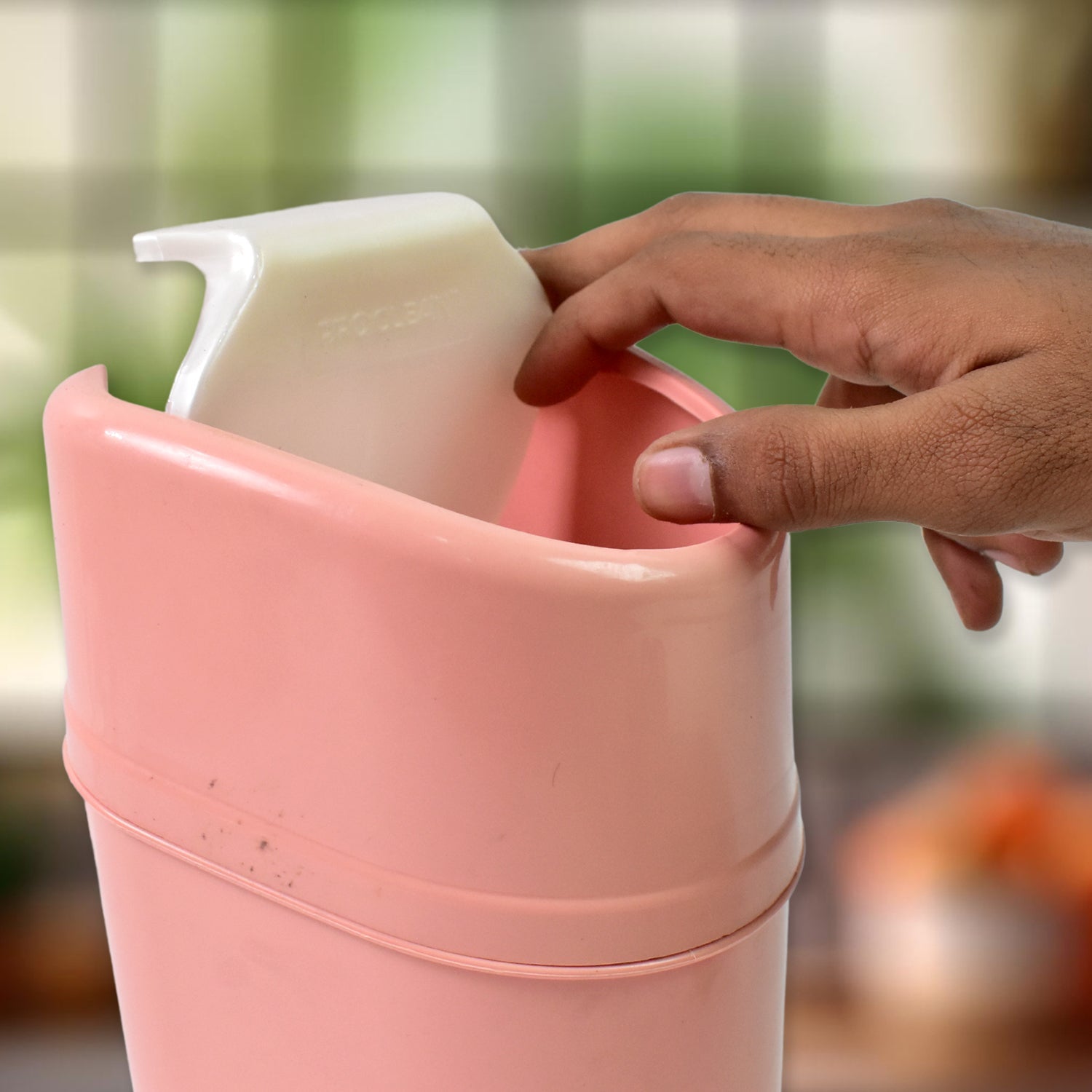 Mini Trash Can Dustbin Plastic Garbage Can With Lid (1 Pc) Wukusy