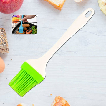 Silicone Kitchen Oil Spatula Brush With Handle Pastry  Cake Brush (17 Cm  1 Pc) Wukusy