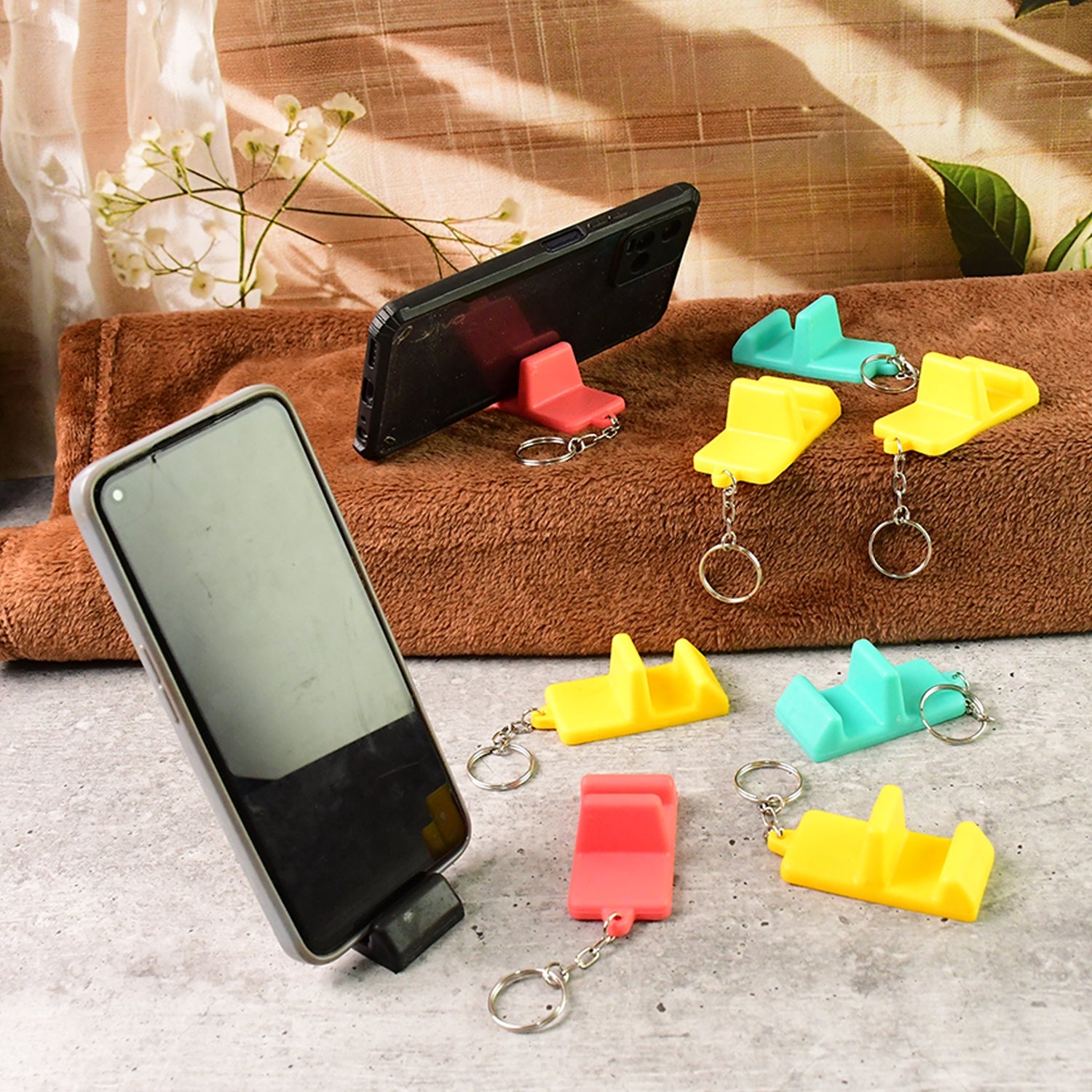 Plastic 2-in-1 Mobile Stand Keychain (9 Pc) Wukusy