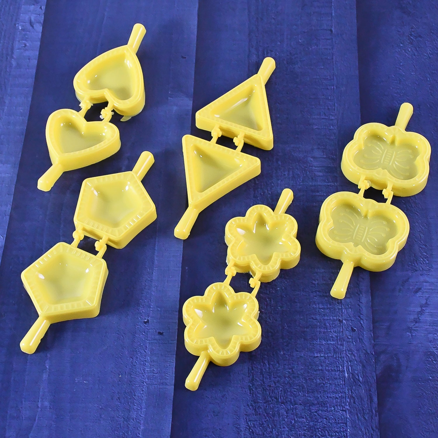 Plastic Cookie Cutter Mould Set (6 Pc) Wukusy