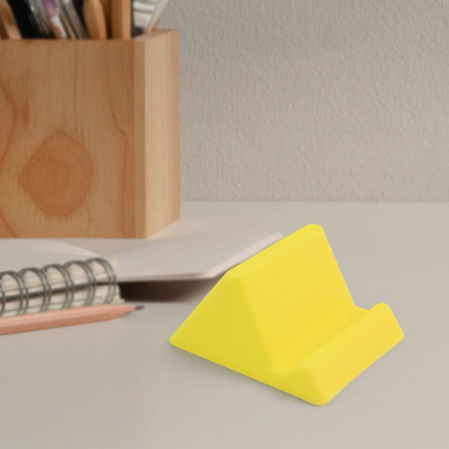 Compact Plastic Mobile Phone Holder Stand (1 Pc  Mix Color) Wukusy