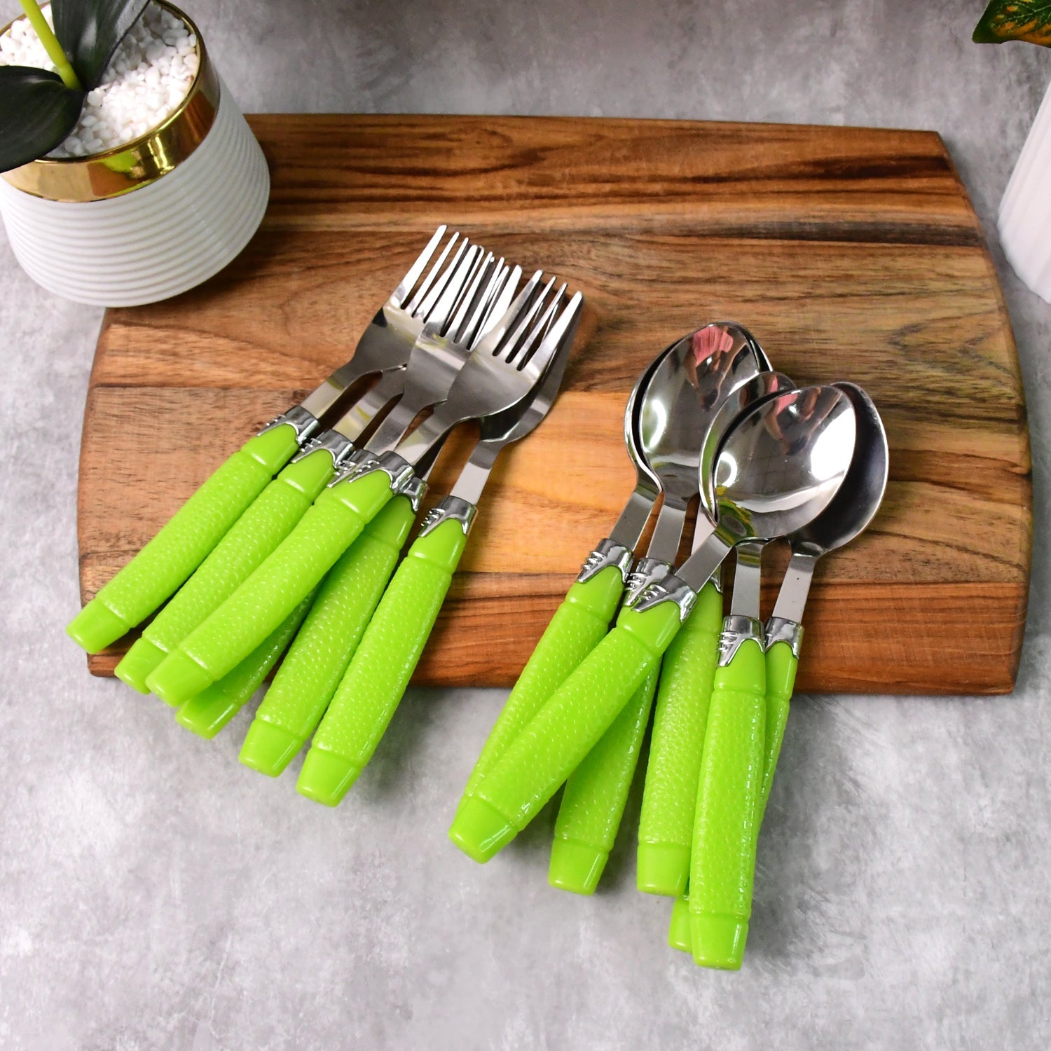 Supermom Premium Fancy Cutlery Set With Holder (24 Pc  Set) Wukusy