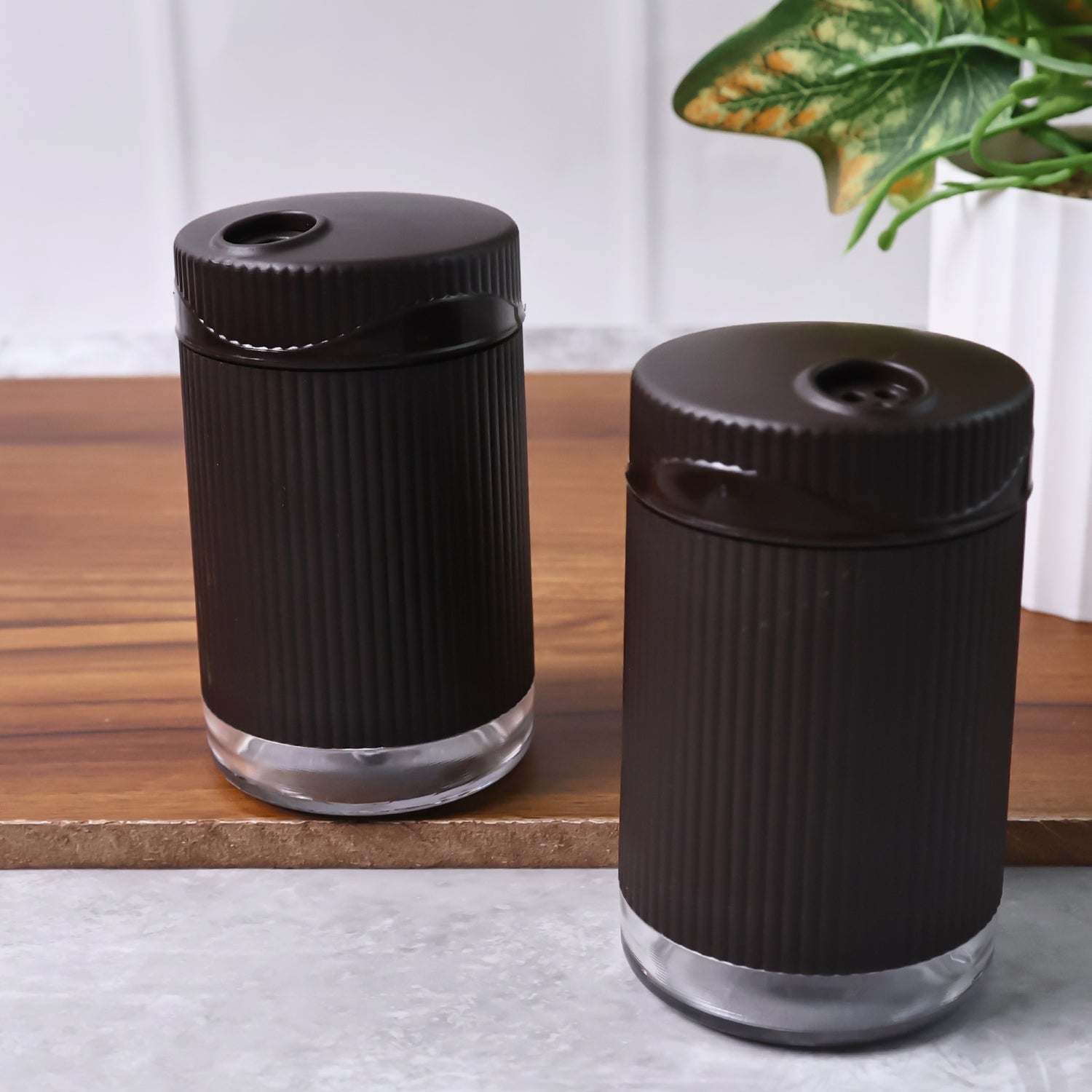 Supermom Linoo Salt  Pepper Dispenser Set (2 Pc) Wukusy